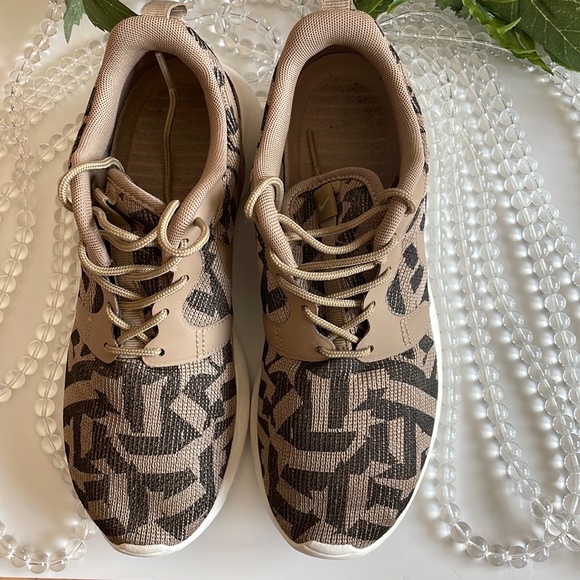 Nike Roshe One jacquard, light brown black - Picture 2 of 10